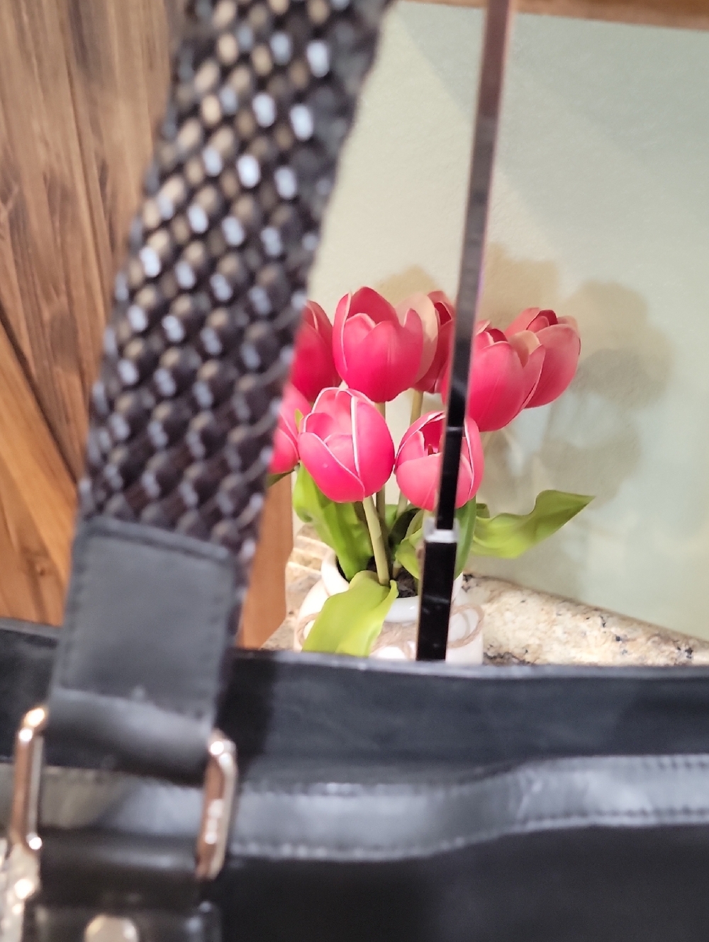 MCM Italy Metal Logo Black Leather - Picture 6 of 15